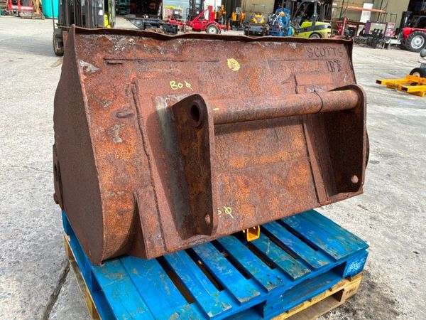 56" MANITOU TELEPORTER LOADER BUCKET....153w. 384486056