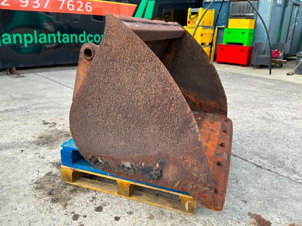 56" MANITOU TELEPORTER LOADER BUCKET....153w. 384486094