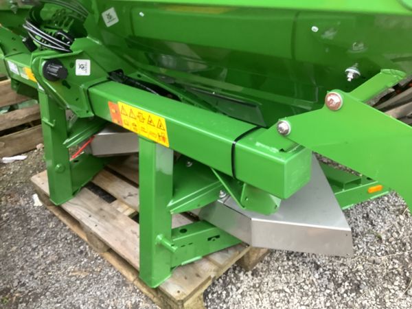 New Amazone Zam fertiliser spreaders 384426805