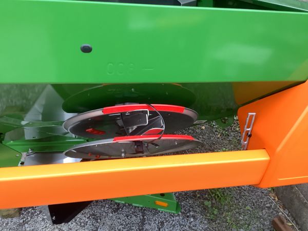 New Amazone Zam fertiliser spreaders 384426810