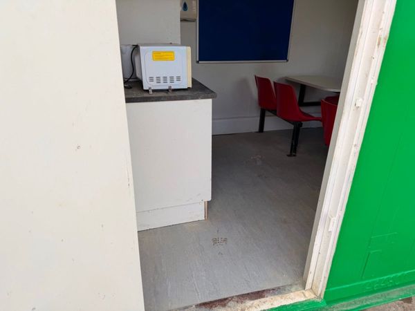 25 x 9 welfare unit , canteen , site office + toil 384562393