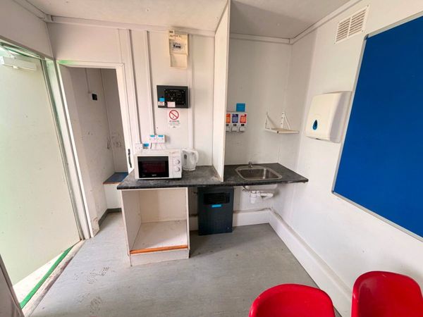 25 x 9 welfare unit , canteen , site office + toil 384562402