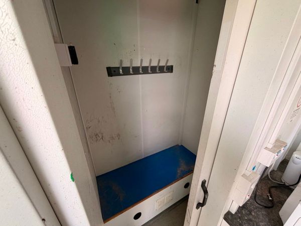 25 x 9 welfare unit , canteen , site office + toil 384562406