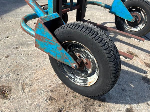ROUGH TERRAIN PALLET TRUCK.....796. 384568770