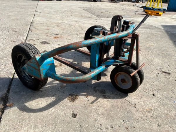 ROUGH TERRAIN PALLET TRUCK.....796. 384568775