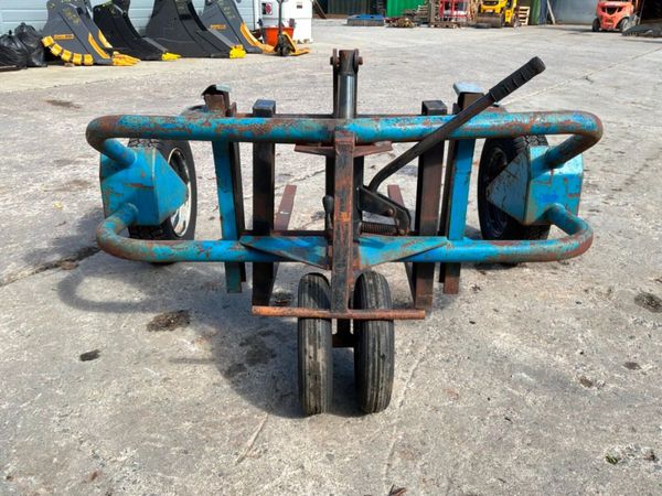 ROUGH TERRAIN PALLET TRUCK.....796. 384568778