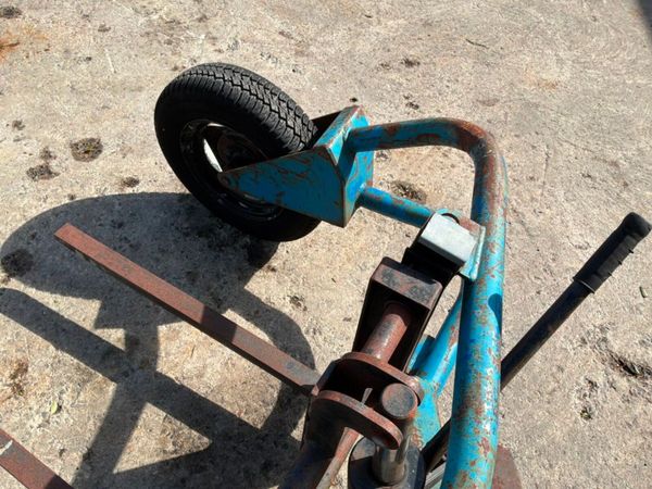 ROUGH TERRAIN PALLET TRUCK.....796. 384568783
