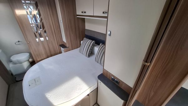 Swift Sprite Major Island Bed Caravan 384509343