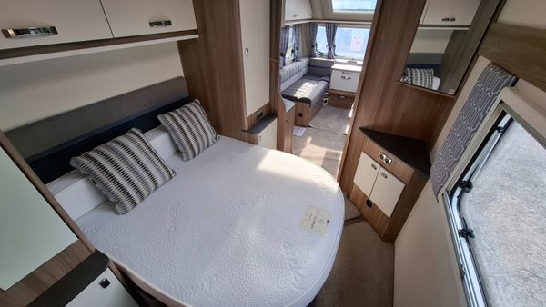 Swift Sprite Major Island Bed Caravan 384509344