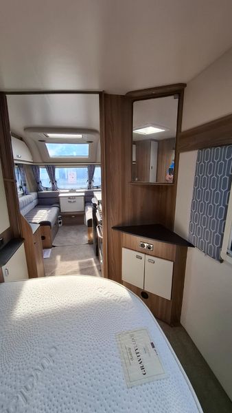 Swift Sprite Major Island Bed Caravan 384509348