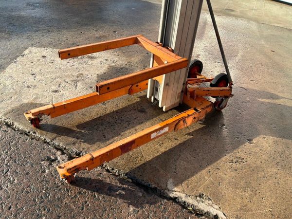 'SAFETY LIFTING' SLA15  MATERIAL LIFT HOIST...1052 384531559