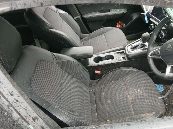 2025 RENAULT ARKANA 1.3 PETROL FOR BREAKING 384641607