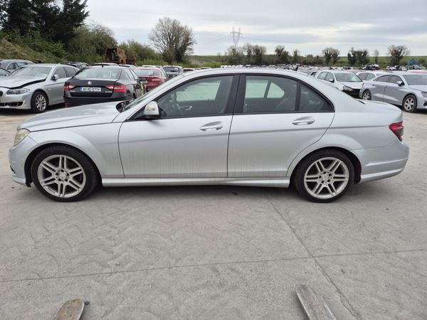 2008 Mercedes C-Class  *For Part* 384630471