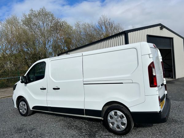 RENAULT TRAFFIC SPORT 2.0DCI LWB NO VAT 384768696
