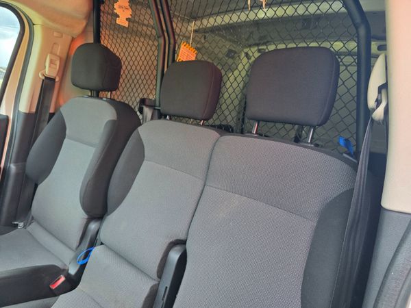 2018 Peugeot Partner Active 384772752