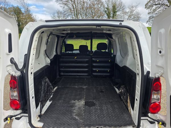 2018 Peugeot Partner Active 384772753