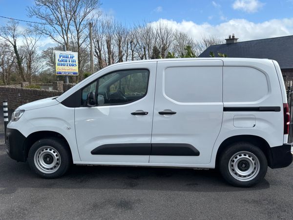 Fiat Doblo 2023 High Spec 3 seater only 64000kms 384731062