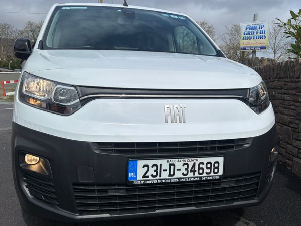 Fiat Doblo 2023 High Spec 3 seater only 64000kms 384731063