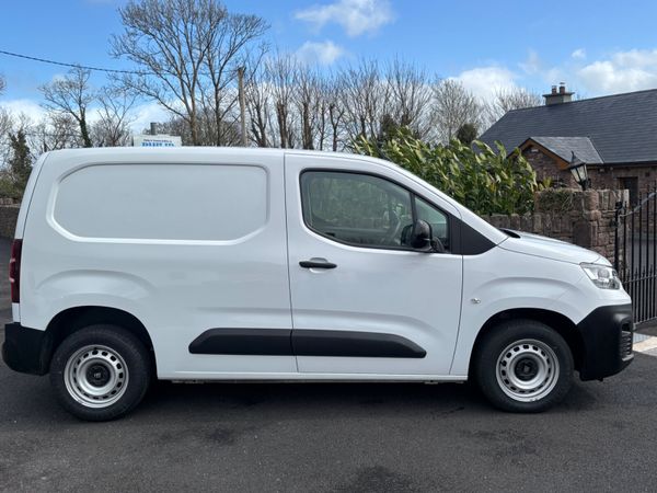 Fiat Doblo 2023 High Spec 3 seater only 64000kms 384731067