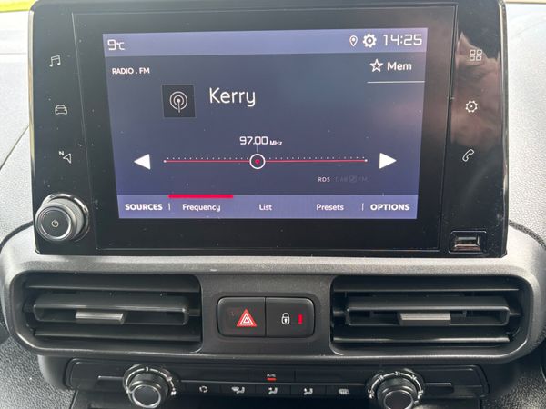 Fiat Doblo 2023 High Spec 3 seater only 64000kms 384731144