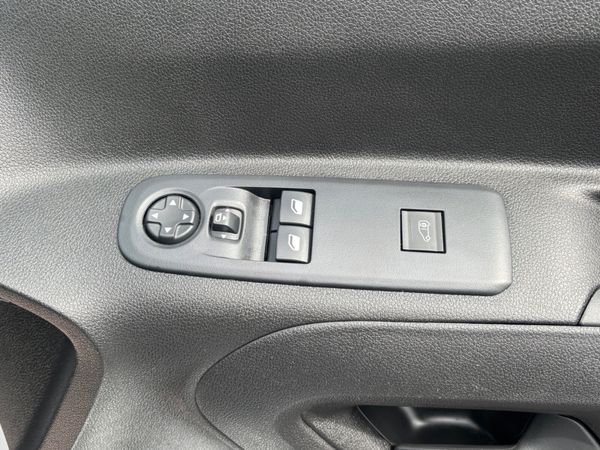 Fiat Doblo 2023 High Spec 3 seater only 64000kms 384731145