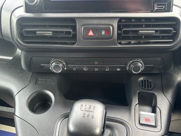 Fiat Doblo 2023 High Spec 3 seater only 64000kms 384731146