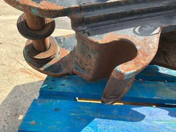 AUTOMATIC QUICK HITCH 50mm...REPAIRS. 384841449