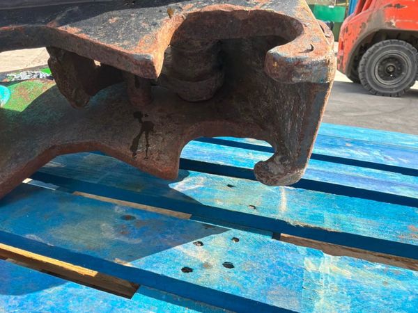 AUTOMATIC QUICK HITCH 50mm...REPAIRS. 384841450