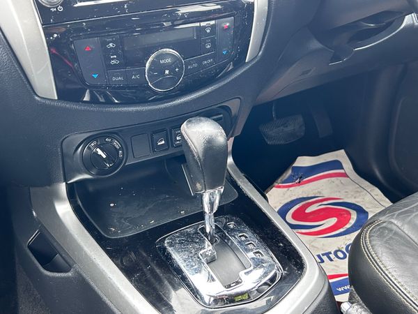 Nissan Navara 2020 384922146