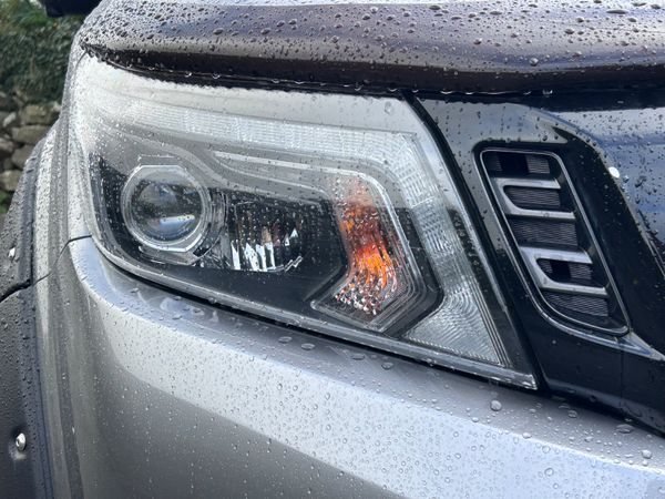 Nissan Navara 2020 384922150