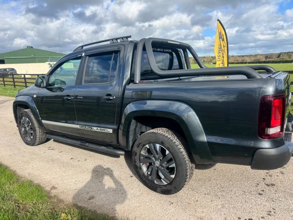 181 Volkswagen Amarok Dark Label***** 384927004