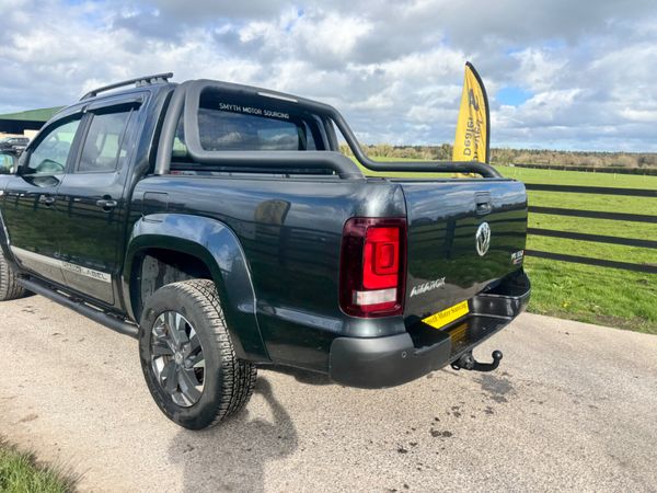 181 Volkswagen Amarok Dark Label***** 384927005