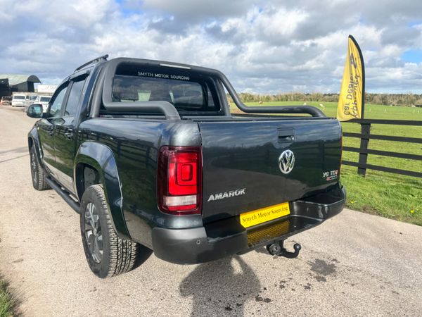 181 Volkswagen Amarok Dark Label***** 384927006