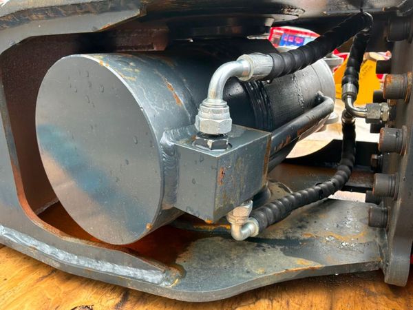 UNUSED HYDRAULIC SHEARS....45mm PINS.....2238d. 385047482