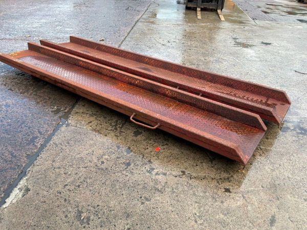 11ft x 24" TRAILER LOADING RAMPS.........1504 385065307