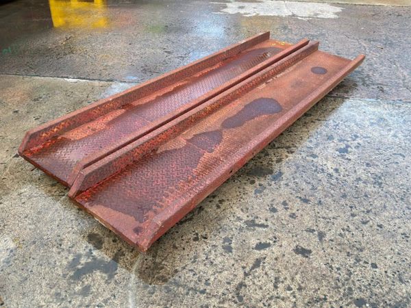 11ft x 24" TRAILER LOADING RAMPS.........1504 385065311