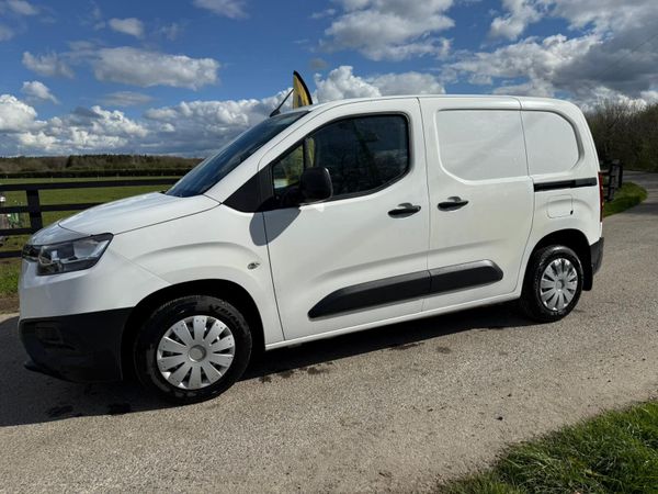 211 Toyota Proace No Vat Spotless*****low kms 385012223