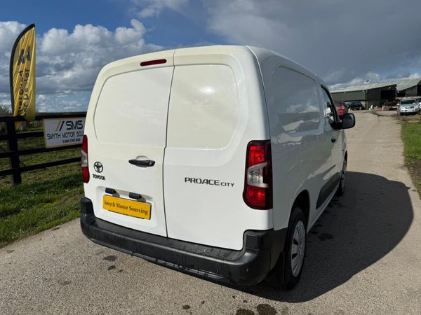 211 Toyota Proace No Vat Spotless*****low kms 385012224
