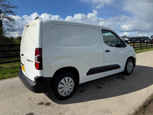 211 Toyota Proace No Vat Spotless*****low kms 385012226