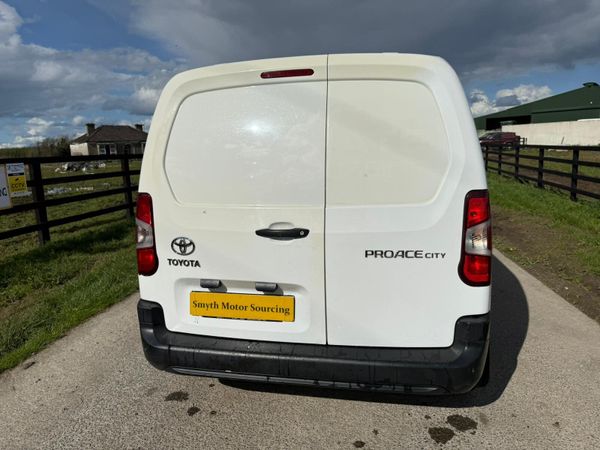 211 Toyota Proace No Vat Spotless*****low kms 385012228