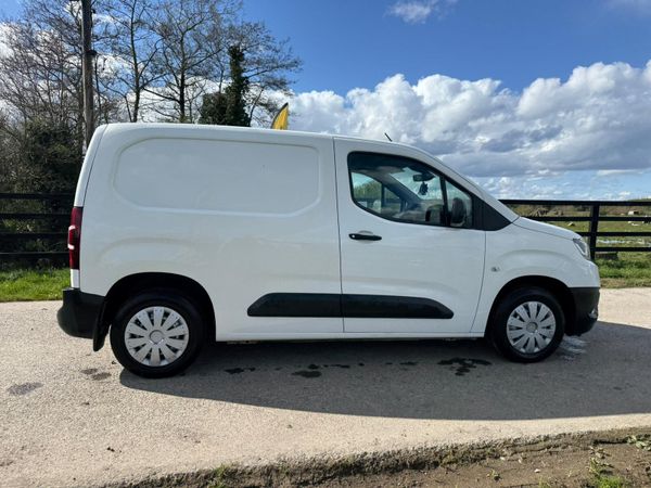 211 Toyota Proace No Vat Spotless*****low kms 385012233