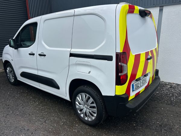 2020 Peugeot Partner only 58’000 kms!! 385035385