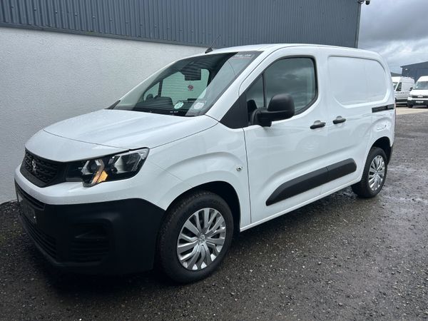 2020 Peugeot Partner only 58’000 kms!! 385035386