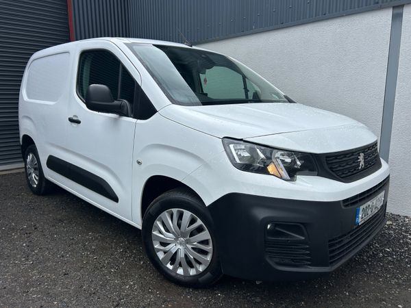 2020 Peugeot Partner only 58’000 kms!! 385035387