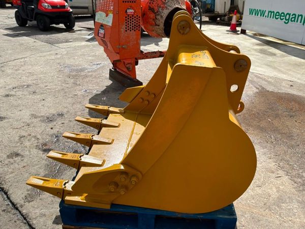 UNUSED 48" DIGGING BUCKET...65mm PINS......1996d. 385153968