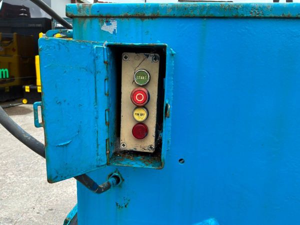 WASTE RECYCLING COMPACTOR........1066v. 385125994