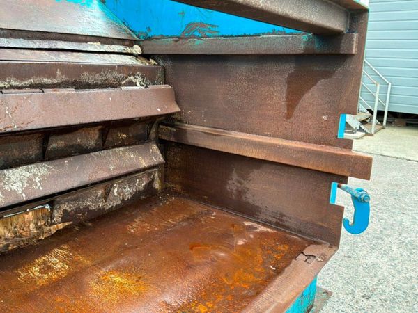 WASTE RECYCLING COMPACTOR........1066v. 385126003
