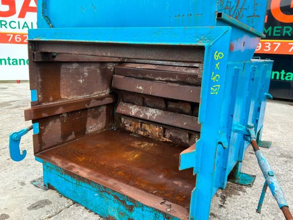 WASTE RECYCLING COMPACTOR........1066v. 385126009