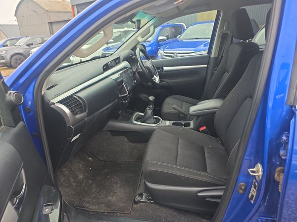 Toyota Hilux 2.4 Invincible 385132995