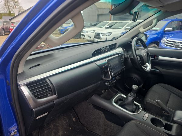 Toyota Hilux 2.4 Invincible 385132997